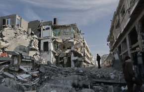 عشرات الشهداء والجرحى في قصف صهيوني استهدف منزلين ومسجدا في غزة