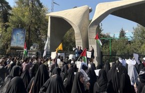 طلاب جامعات طهران يعتصمون احتجاجا على الجرائم الصهيونية 
