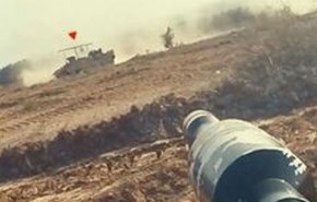 شاهد.. لحظة استهداف جنود الصهاينة تحصنوا بمنزل في بيت حانون