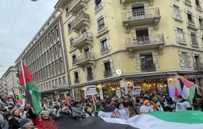 تظاهرة في جنيف تضامنا مع فلسطين + فيديو
