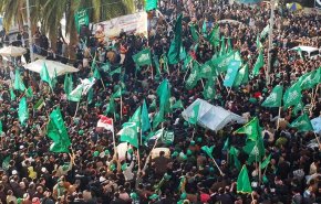 بلومبيرغ: شعبية حماس تتجذر في الضفة وتدميرها هدف بعيد المنال