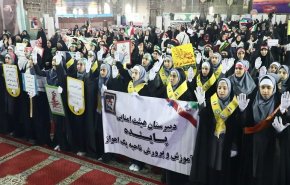 طالبات مدارس أهواز يتظاهرن دعما لاهالي غزة