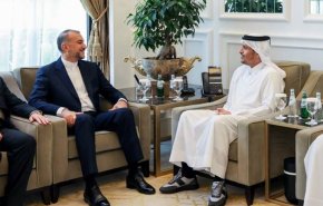 وزير خارجية إيران يلتقي نظيره القطري في الدوحة