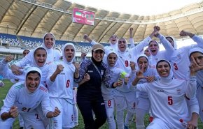 بالصور.. وفاة لاعبة بالمنتخب الوطني الايراني النسوي لكرة القدم