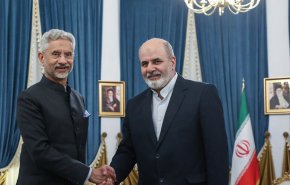 أمين مجلس ايران القومي الأعلى يتباحث مع وزير خارجية الهند
