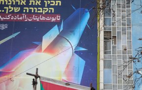 أحدث جدارية في طهران: جهزوا توابيتكم! + صور