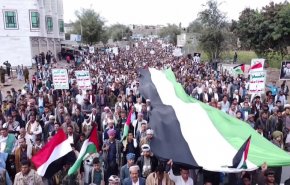 اليمنيون ينددون بالمواقف الدولية والعربية الهزيلة إزاء الحرب على غزة