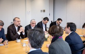 عبداللهيان يرحب باستمرار المباحثات والمشاورات بين طهران وباريس