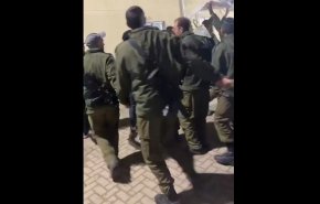 رقص وغناء.. فيديو يوثق ما فعله عدد من جنود الإحتلال قبل مقتلهم