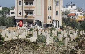 الاحتلال ينبش أكثر من 1000 قبر في غزة ويسرق مئات الجثامين + فيديو