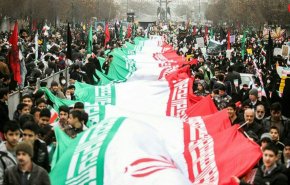 جشن انقلاب در بیش از ۱۴۰۰ شهر و ۳۵ هزار روستای ایران/ نمایش سامانه‌های پدافندی و موشک‌ها در میدان آزادی