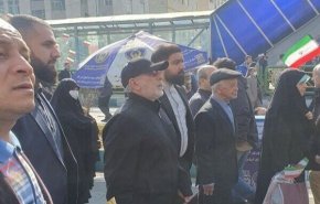 بالصورة.. قائد فيلق القدس العميد قاآني يشارك في مسيرات طهران