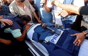 عدد الشهداء الصحفيين يرتفع إلى 132 منذ بدء العدوان على غزة