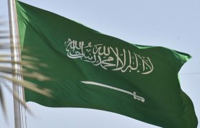 مسؤول سعودي ينفي لقاء وزير التجارة وأحد المسؤولين الصهاينة