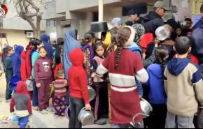 کمک داوطلبانه جوانان فلسطینی به خانواده‌ها در اردوگاه جبالیا 