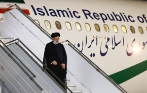 الرئيس الإيراني يصل إلى الجزائر