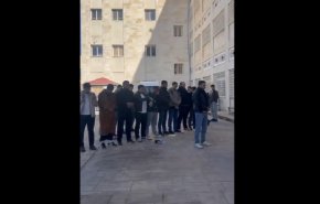في بلد عربي.. فصل ثلاثة طلاب بسبب صلاة الغائب على شهداء غزة!