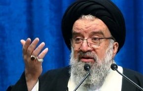 خطيب جمعة طهران: شعبنا وجه ضربة قاسية للأعداء بمشاركته الانتخابية