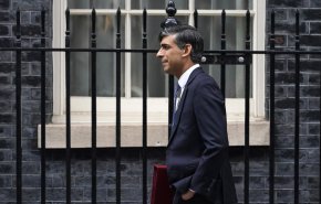 مجلس الوزراء البريطاني يبحث سرا احتمال استبدال سوناك