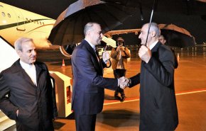 وزير الخارجية الإيراني يصل إلى عشق آباد