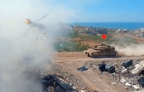 كتائب القسام تستهدف دبابة إسرائيلية في خانيونس بعبوة ناسفة + فيديو