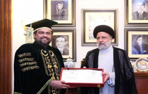 جامعة كراتشي تمنح الرئيس الإيراني شهادة دكتوراه فخرية