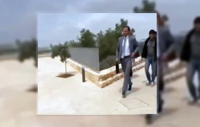 بالفيديو.. طلبة جامعة بيرزيت يطردون سفير ألمانيا من متحف فلسطين