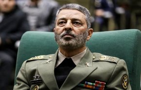 قائد الجيش الإيراني: طوفان الأقصى والوعد الصادق سرعتا من زوال الكيان الإسرائيلي
