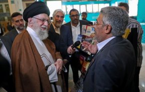 گفت‌وگوی متفاوت ناشر اهل یمن با رهبر انقلاب اسلامی در نمایشگاه کتاب