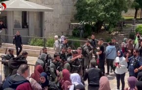 رفع حالة التأهب وتشديد حصار الإحتلال لمنع وصول المصلين إلى القدس