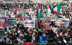 مناصرون لفلسطين في “كمبريدج” يحرجون وزيرة الداخلية البريطانية السابقة