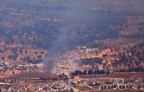 اندلاع حريق في كريات شمونة جراء سقوط صواريخ + فيديو