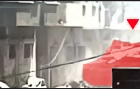 شاهد بالفيديو.. استهداف دبابة 'ميركافا' وسط مخيم جباليا