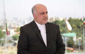 هدية من قائد الثورة الاسلامية الى السفير الايراني لدى لبنان