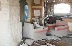 كاتب إسرائيلي يصف مشهد السنوار الأخير ويطلق عليه إسما شهيراً