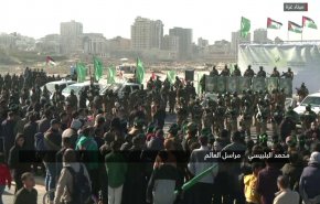 جميع كتائب القسام حاضرة في مراسم التسليم + فيديو

