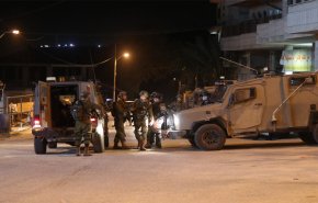 مواجهات عنيفة في نابلس واعتقالات واسعة في الخليل