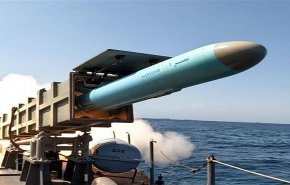 الجيش الإيراني وحرس الثورة ينفذان عملية صاروخية شمال المحيط الهندي