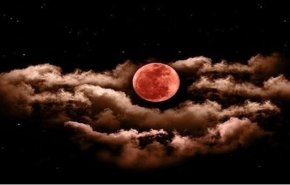 في ظاهرة فريدة..قمر الدم يظهر في مارس