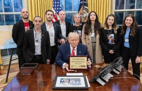 ترامب يتوعّد سكان قطاع غزة بالموت إذا احتفظوا بالمحتجزين