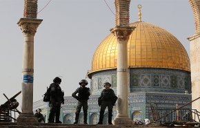 الاحتلال يبعد فلسطينية عن القدس بزعم 'التواجد بطريقة غير قانونية'