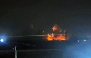 نحو 25 غارة جوية تركزت على مطار حماة وتوغل وقصف بري لجنوب سوريا