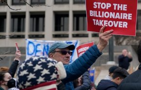 عشرات الآلاف يتظاهرون في شوارع أمريكا للمطالبة بمحاسبة ترامب