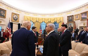 نتنياهو كان 'كومبارسا في استعراض'.. هكذا أحرجه ترامب بالبيت الأبيض!