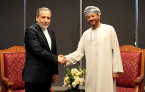 عراقجي يسلم نظيره العماني مواقف إيران لنقلها إلى الطرف الأمريكي