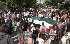 التونسيون يطالبون البرلمان بالمصادقة على قانون تجريم التطبيع + فيديو