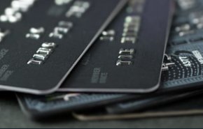 إيران تجيز للبنوك إصدار البطاقات المصرفية للسيّاح والتجار