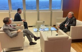 اوليانوف يلتقي غروسي قبل توجهه الى طهران
