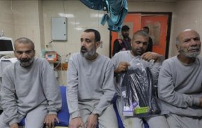 جيش الاحتلال يفرج عن 10 أسرى من غزة في ظل ظروف صحية صعبة + فيديو