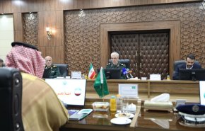 اللواء باقري: ايران مستعدة لتوسيع العلاقات الدفاعية الثنائية مع السعودية 